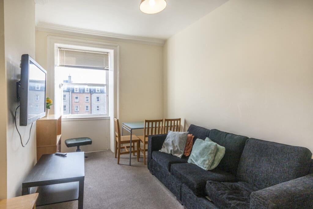3 bed 1st Floor Flat for rent in Edinburgh. From SouthSide Property Management - Edinburgh