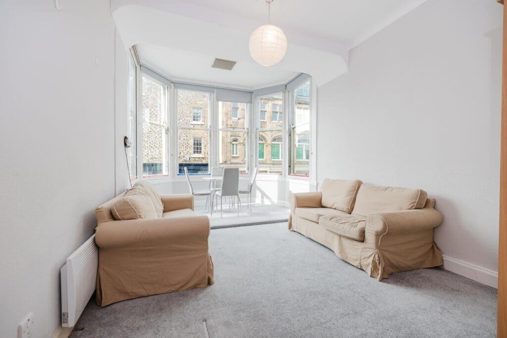 1 bed 1st Floor Flat for rent in Edinburgh. From SouthSide Property Management - Edinburgh