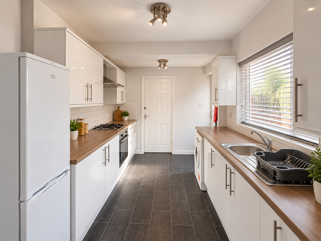 4 bed Mid Terraced House for rent in Nottingham. From Tomlinson Estates