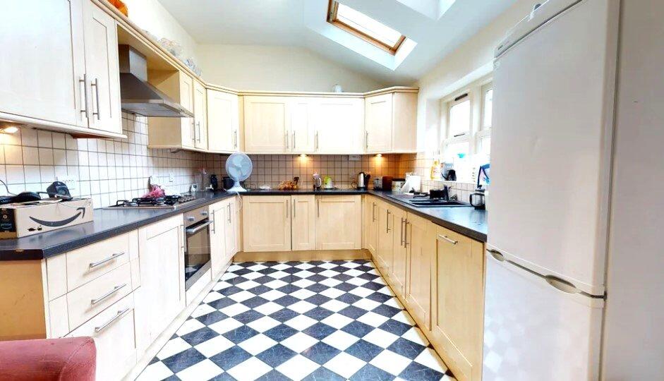 7 bed Mid Terraced House for rent in Nottingham. From Tomlinson Estate Management Limited - Lenton 7 bed Mid Terraced House for rent in Nottingham. From Tomlinson Estate Management Limited - Lenton