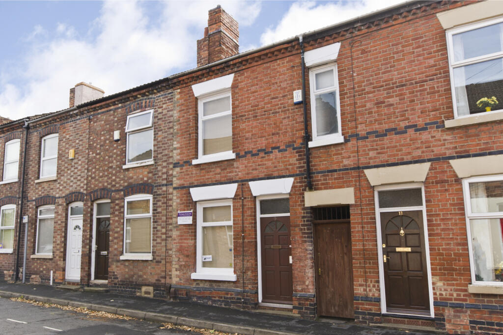 4 bed Mid Terraced House for rent in Nottingham. From Tomlinson Estate Management Limited - Lenton