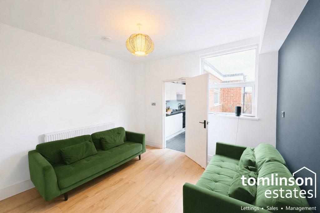 5 bed End of Terrace for rent in Nottingham. From Tomlinson Estate Management Limited - Lenton
