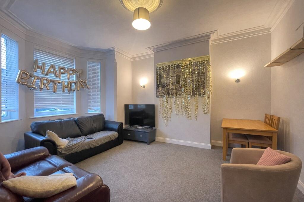 6 bed Mid Terraced House for rent in West Bridgford. From Tomlinson Estate Management Limited - Lenton