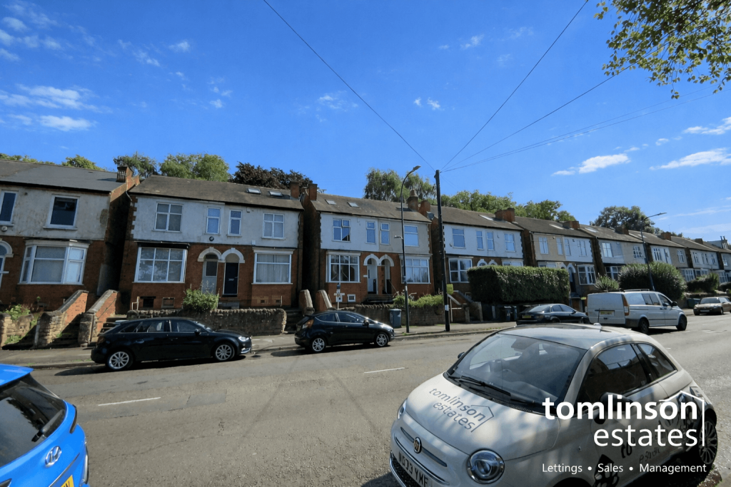4 bed Semi Detached for rent in Nottingham. From Tomlinson Estates 4 bed Semi Detached for rent in Nottingham. From Tomlinson Estates