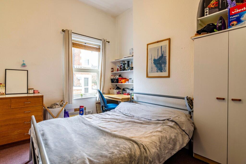 5 bed Mid Terraced House for rent in Nottingham. From Tomlinson Estates