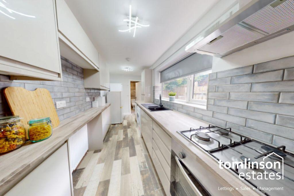 5 bed Mid Terraced House for rent in Nottingham. From Tomlinson Estates