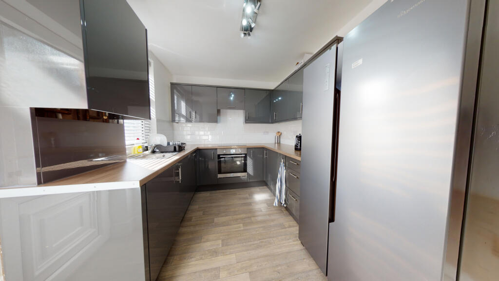 5 bed Mid Terraced House for rent in Nottingham. From Tomlinson Estates