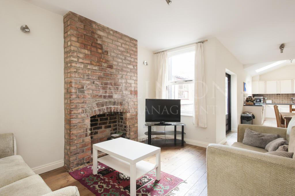 6 bed Mid Terraced House for rent in Nottingham. From Tomlinson Estates
