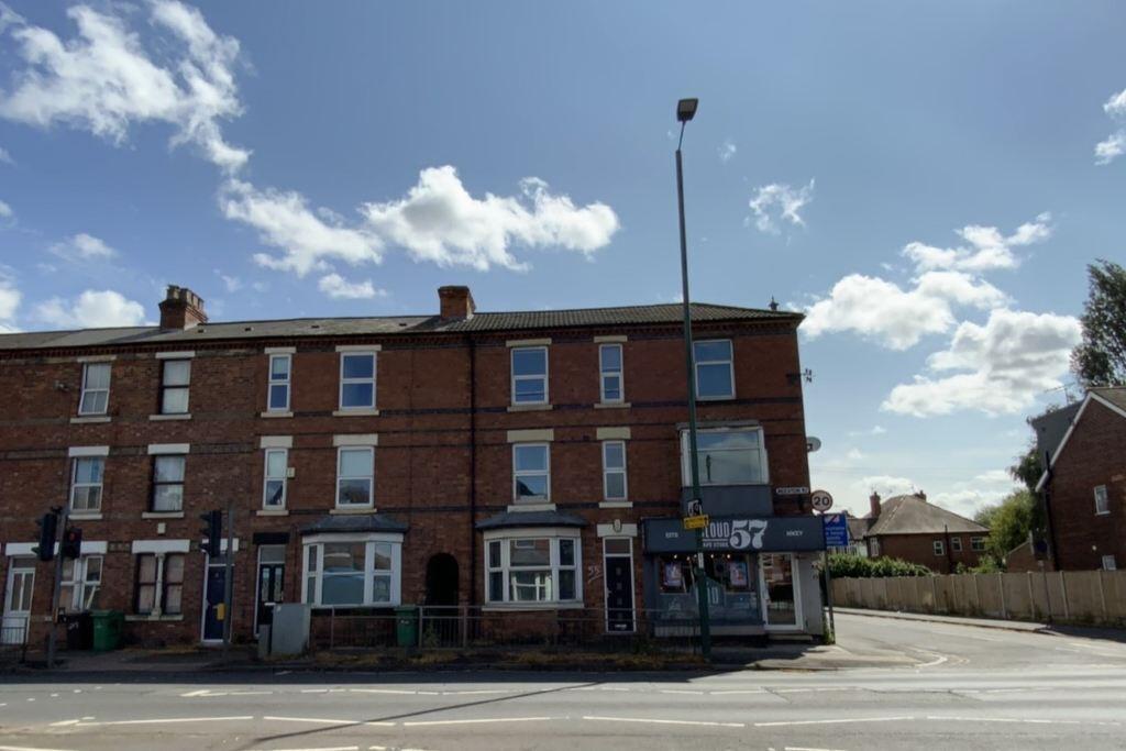 5 bed Mid Terraced House for rent in Wilford. From Tomlinson Estates 5 bed Mid Terraced House for rent in Wilford. From Tomlinson Estates
