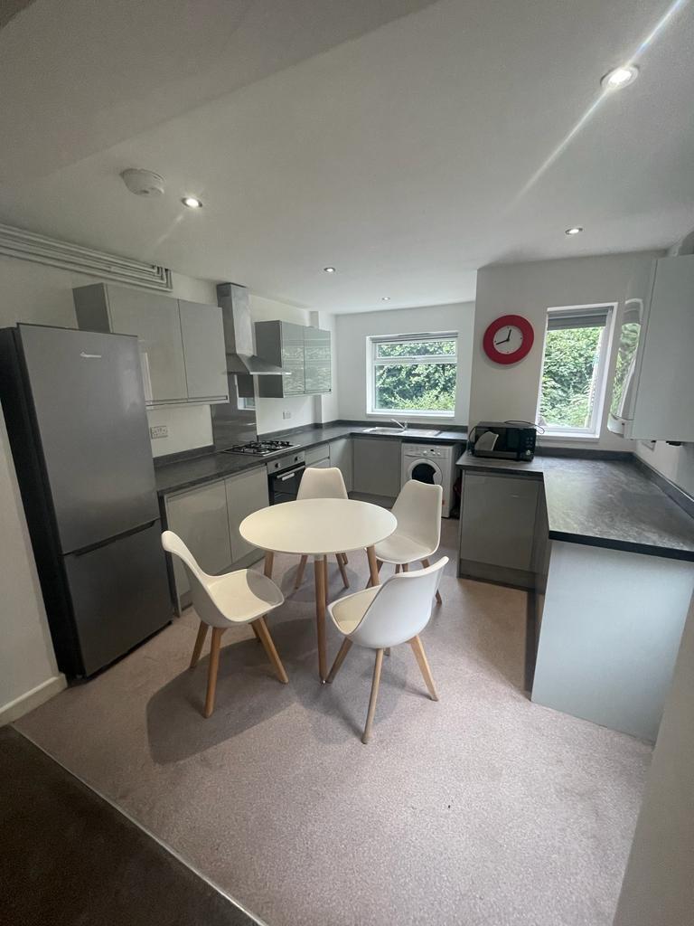 4 bed Mid Terraced House for rent in Nottingham. From Tomlinson Estates