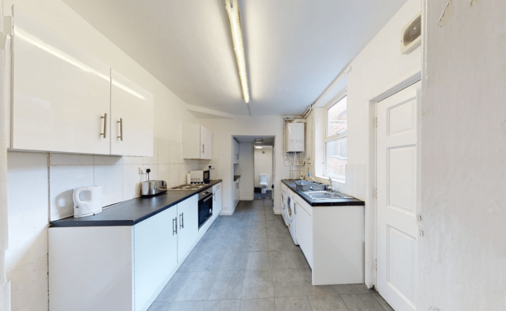5 bed Semi Detached for rent in Nottingham. From Tomlinson Estates