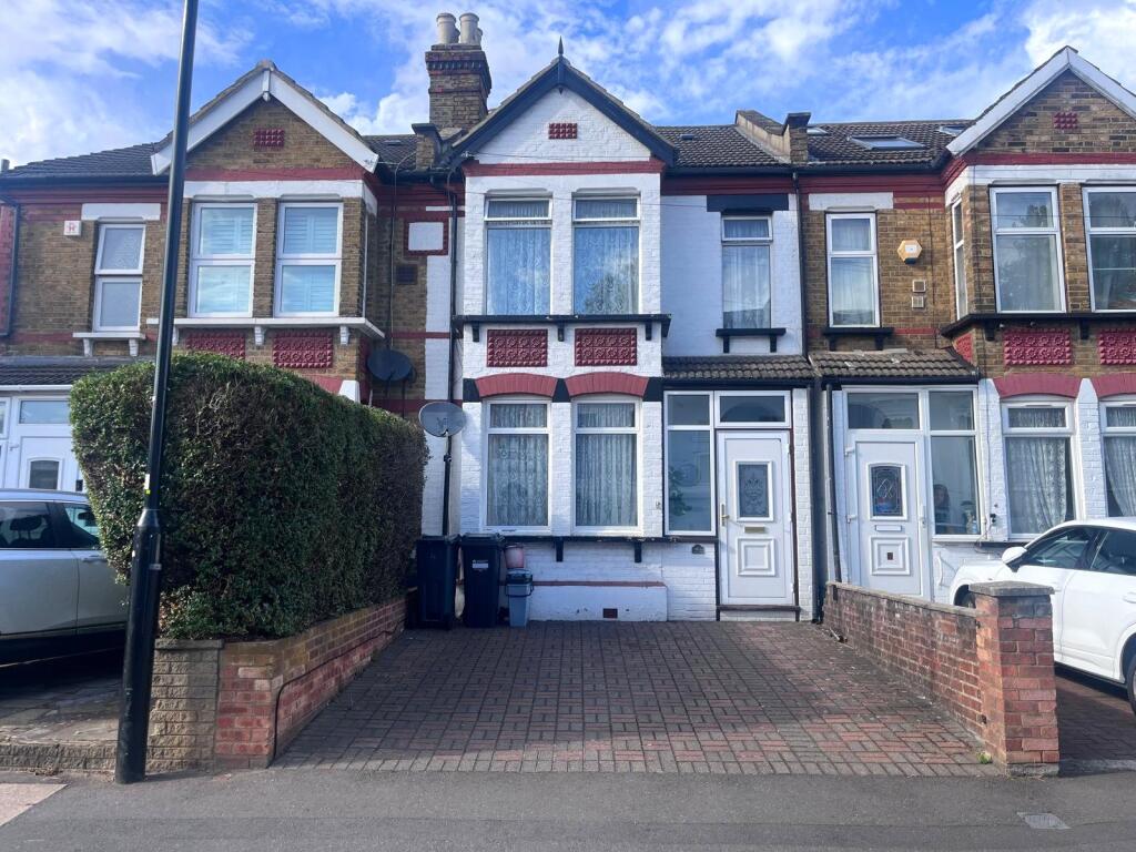 5 bed Mid Terraced House for rent in Hounslow. From Townends