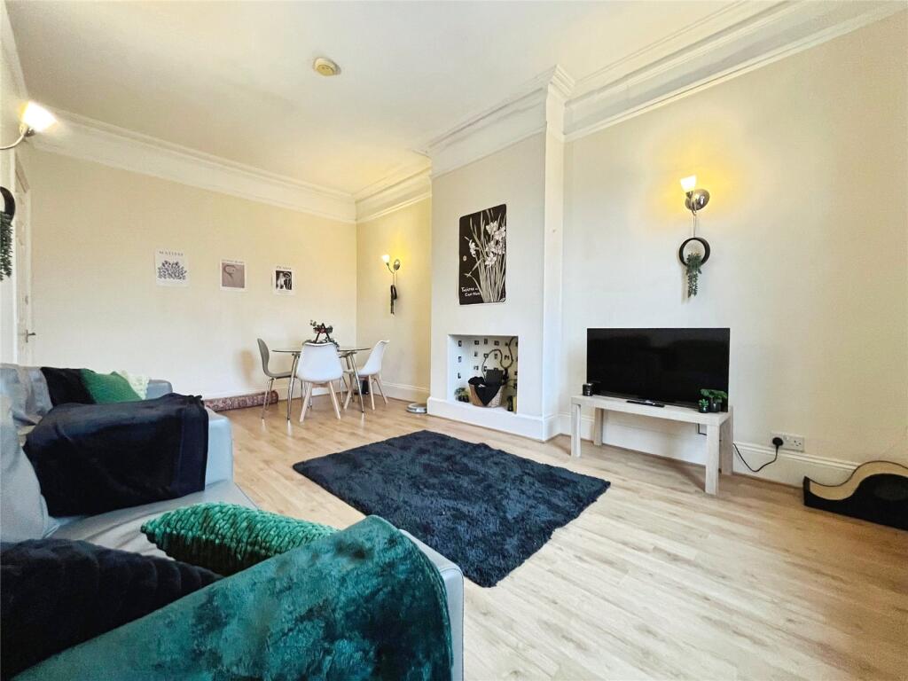 2 bed Apartment for rent in Bishopsgate. From Townends Regents