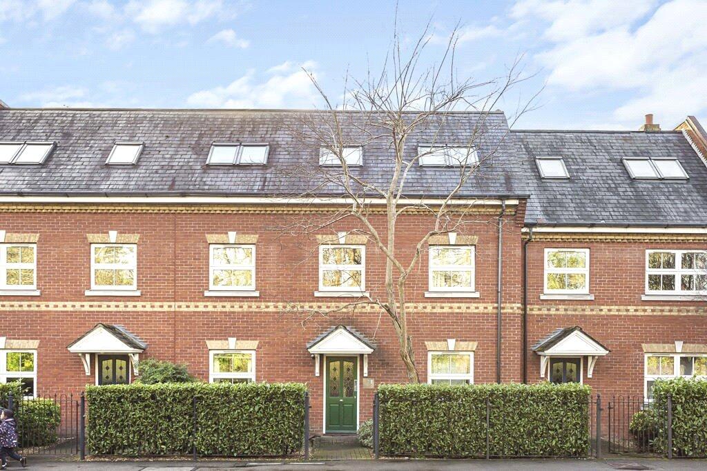 2 bed Apartment for rent in Egham. From Townends Regents