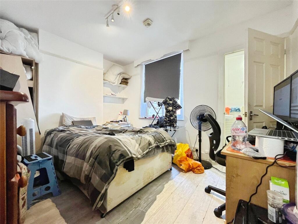 1 bed House Share for rent in Egham. From Townends Regents