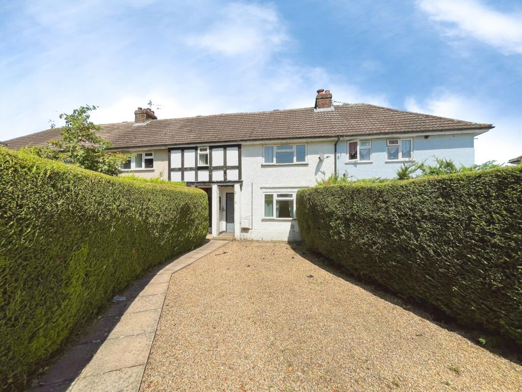5 bed Mid Terraced House for rent in Bishopsgate. From Townends Regents