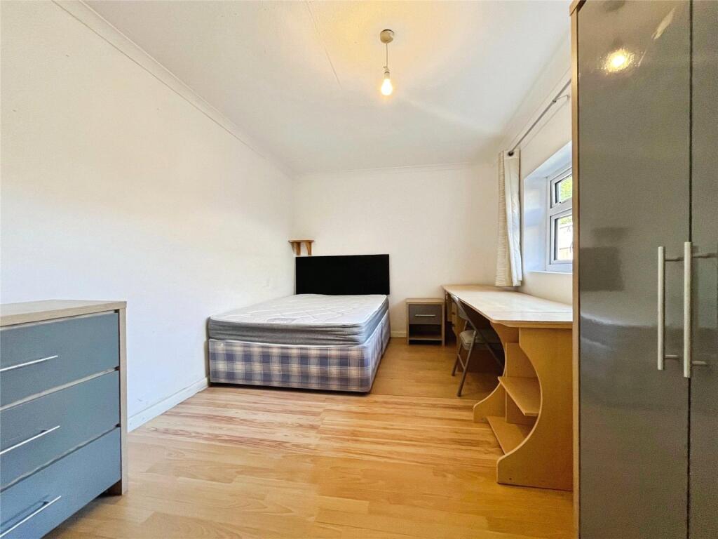 1 bed House Share for rent in Bishopsgate. From Townends Regents 1 bed House Share for rent in Bishopsgate. From Townends Regents