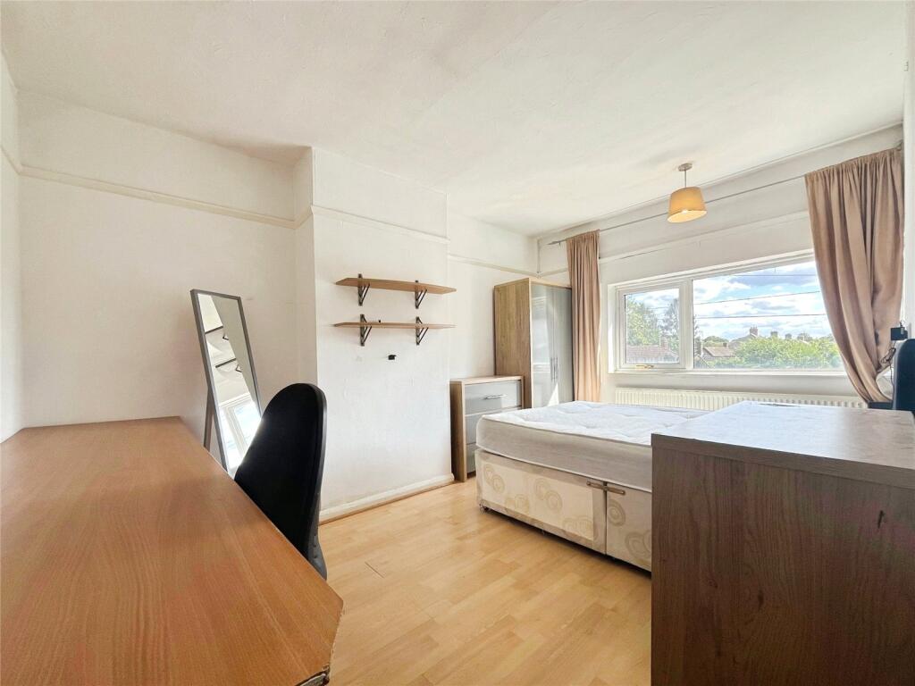 1 bed House Share for rent in Bishopsgate. From Townends Regents 1 bed House Share for rent in Bishopsgate. From Townends Regents
