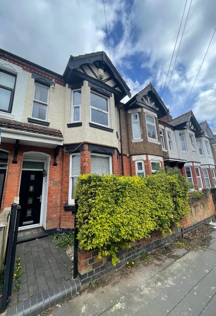 4 bed Mid Terraced House for rent in Coventry. From Envisage Sales & Lettings - Coventry