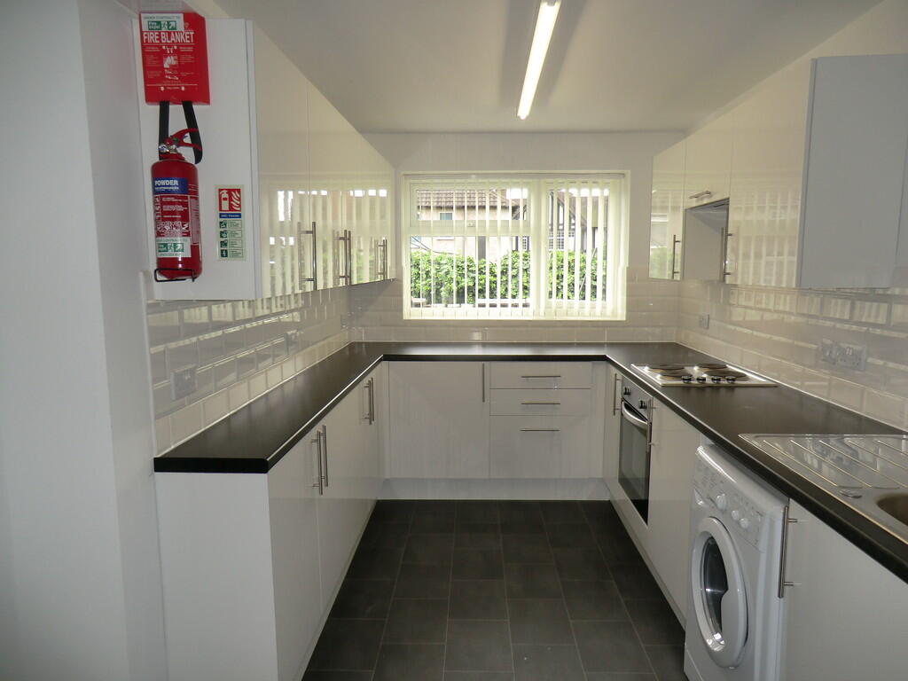 6 bed End of Terrace for rent in Coventry. From Envisage Sales & Lettings - Coventry