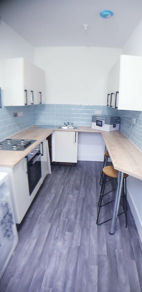 5 bed Mid Terraced House for rent in Coventry. From Envisage Sales & Lettings - Coventry