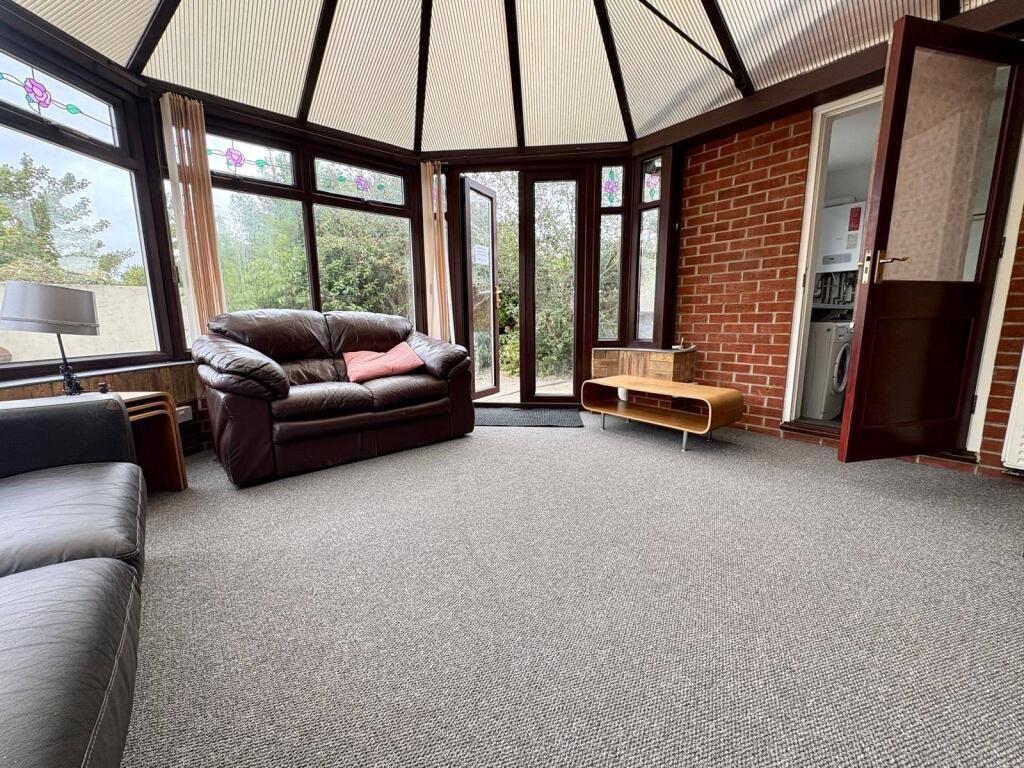 5 bed Detached for rent in Bournemouth. From Frost & Co Estate Agents - Bournemouth