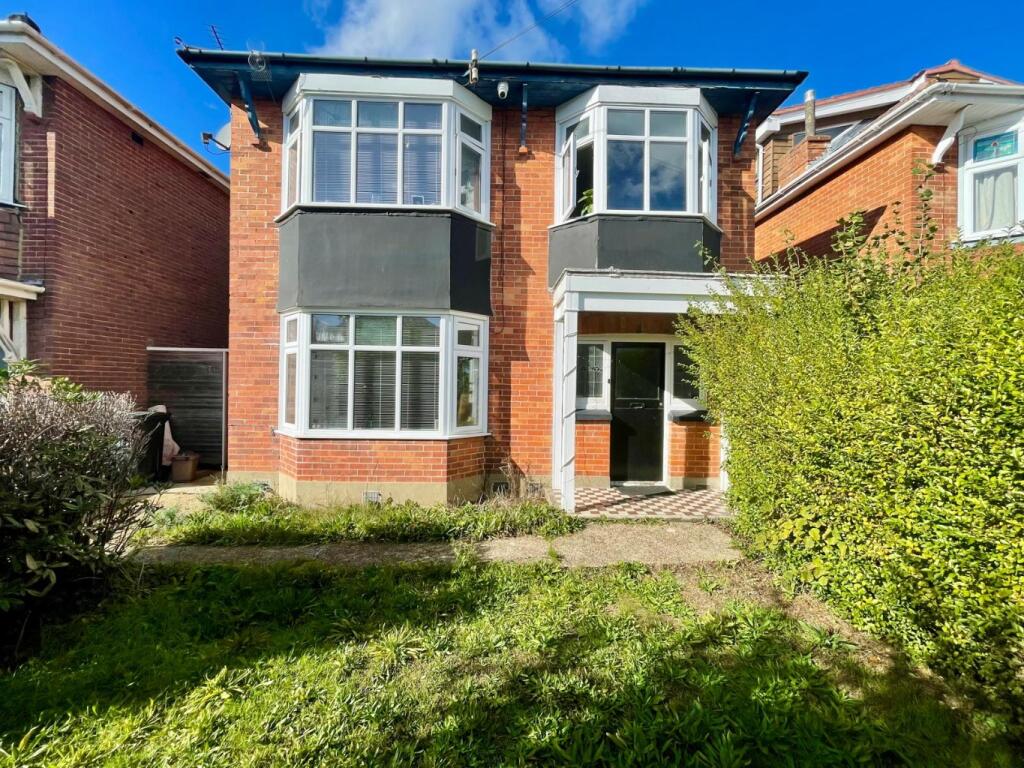 6 bed Detached for rent in Bournemouth. From Frost & Co Estate Agents - Bournemouth