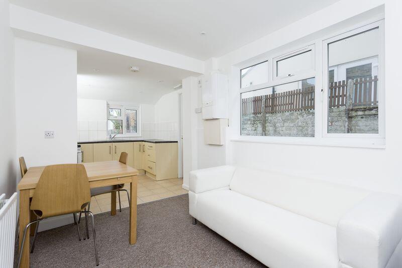 4 bed Mid Terraced House for rent in Portsmouth. From Fry & Kent - Southsea
