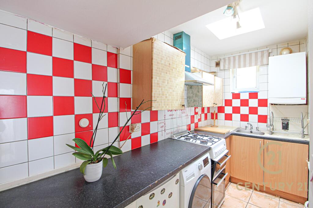 1 bed 1st Floor Flat for rent in Kingston upon Thames. From Century 21 Royale - Kingston Upon Thames