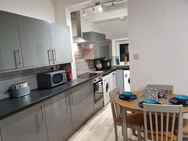6 bed Mid Terraced House for rent in Bolton. From Campus Cribs Ltd - Bolton