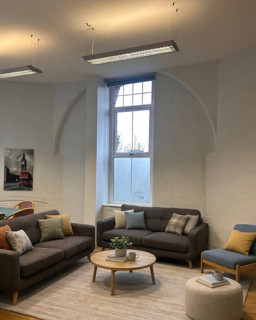 5 bed 1st Floor Flat for rent in Gillingham. From JG Student Lets Ltd - Kent