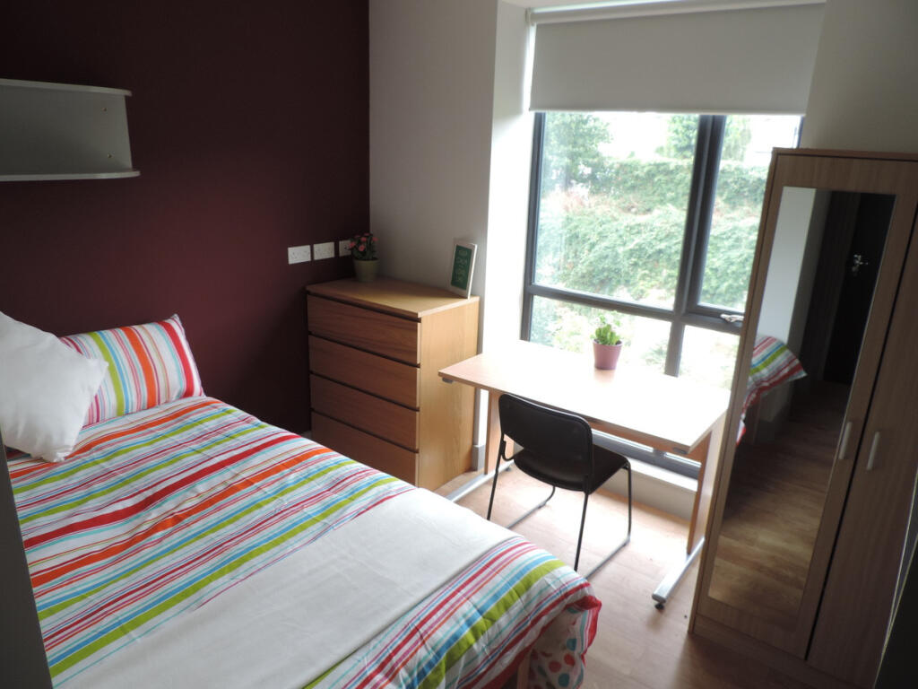 4 bed 1st Floor Flat for rent in Gillingham. From JG Student Lets Ltd - Kent 4 bed 1st Floor Flat for rent in Gillingham. From JG Student Lets Ltd - Kent