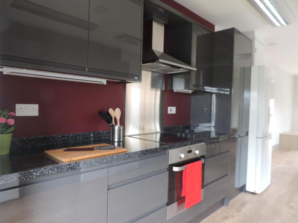 3 bed 1st Floor Flat for rent in Gillingham. From JG Student Lets Ltd - Kent 3 bed 1st Floor Flat for rent in Gillingham. From JG Student Lets Ltd - Kent