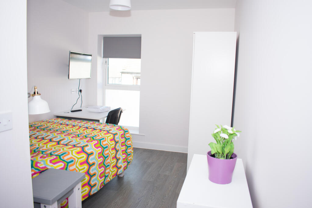 4 bed Flat Share for rent in Lower Twydall. From JG Student Lets Ltd - Kent 4 bed Flat Share for rent in Lower Twydall. From JG Student Lets Ltd - Kent