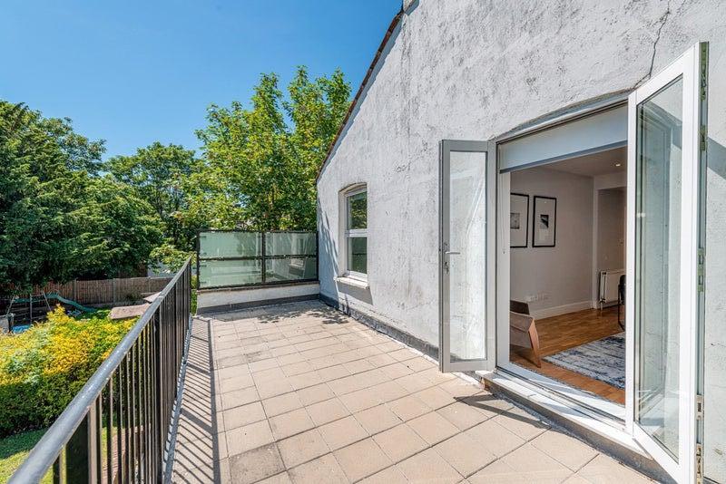 2 bed 1st Floor Flat for rent in London. From Lineas 2 bed 1st Floor Flat for rent in London. From Lineas