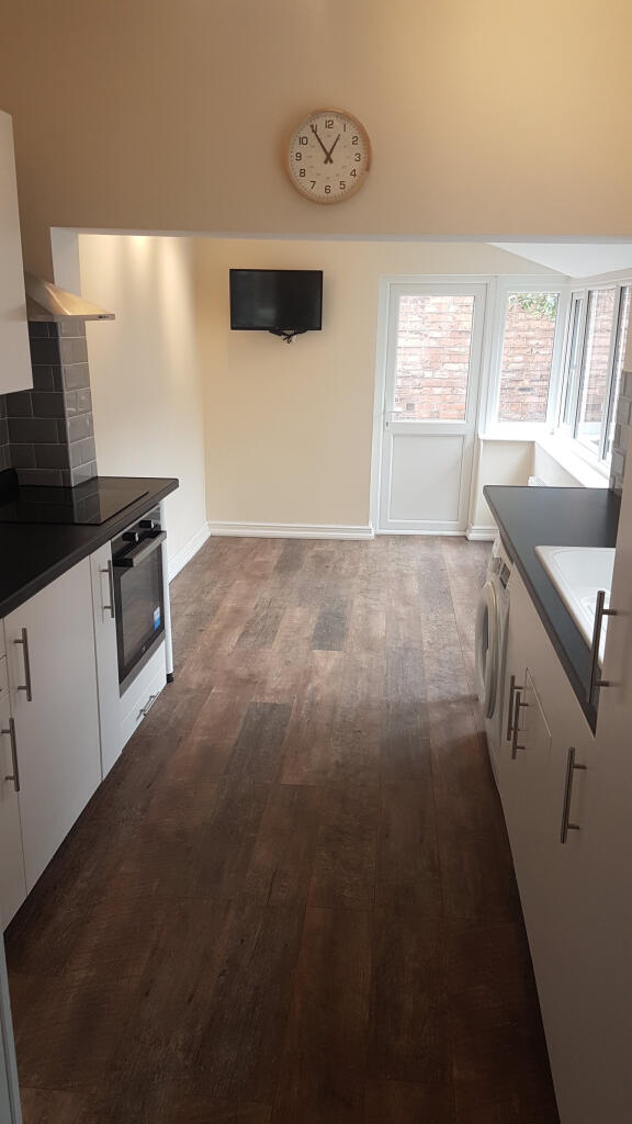 3 bed Detached for rent in Hull. From Loc8me - Covering Hull