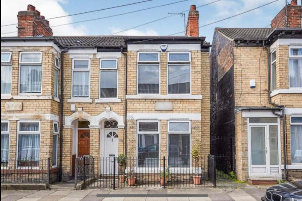 4 bed Detached for rent in Hull. From Loc8me - Covering Hull