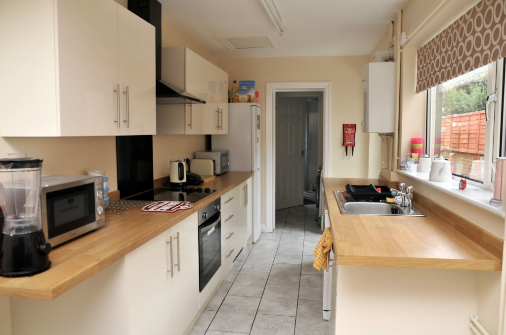 5 bed Detached for rent in Lincoln. From Loc8me - Covering Lincoln