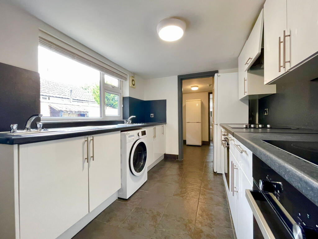 6 bed Detached for rent in Lincoln. From Loc8me - Covering Lincoln