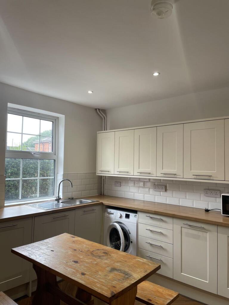 5 bed Detached for rent in Lincoln. From Loc8me - Covering Lincoln