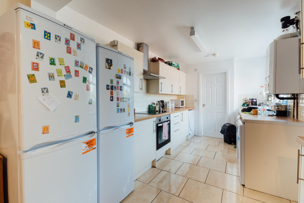 6 bed Detached for rent in Lincoln. From Loc8me - Covering Lincoln