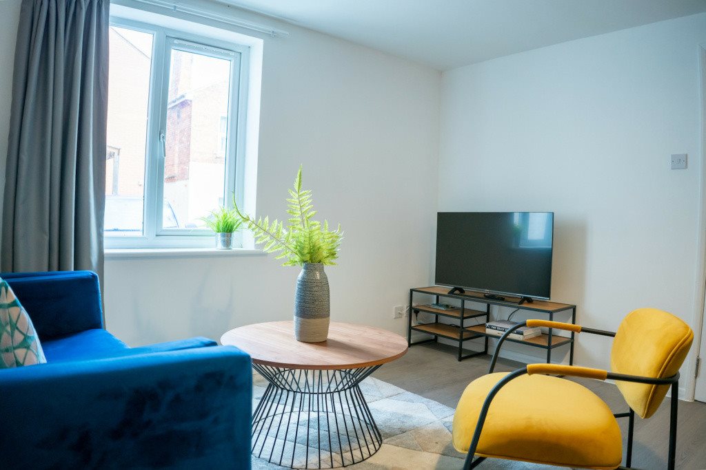 7 bed House for rent in Manchester. From Loc8me - Manchester