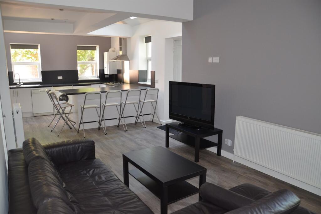 5 bed Semi Detached for rent in Nottingham. From FHP Living - Nottingham