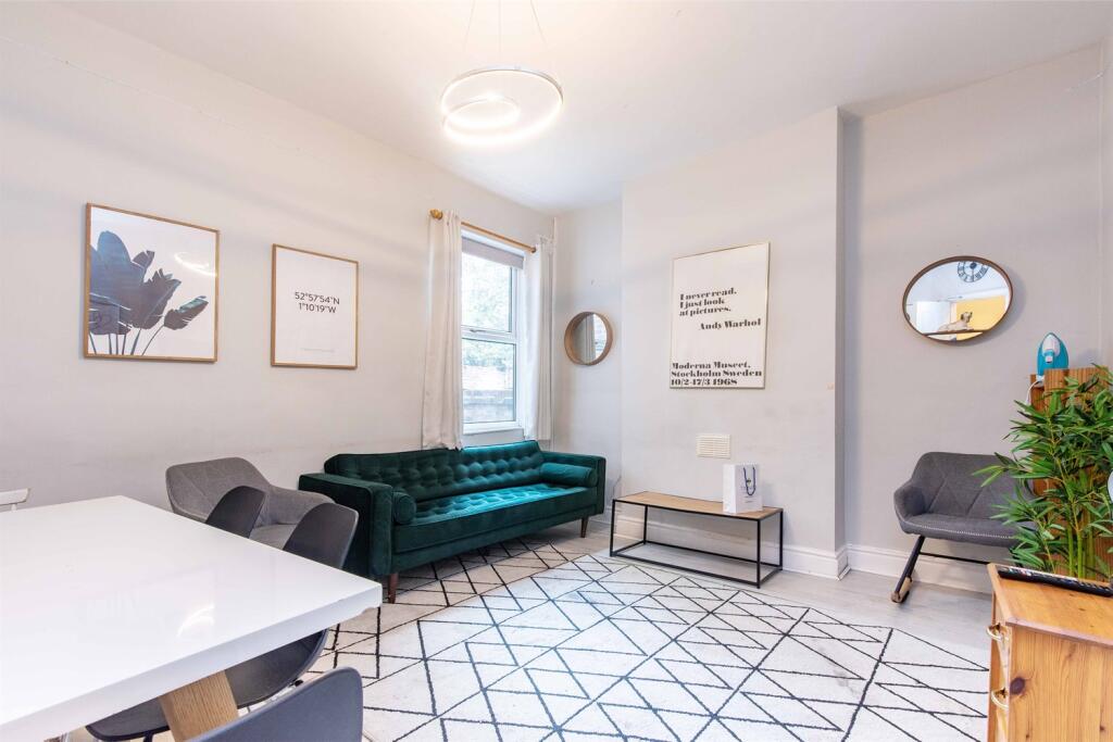 5 bed Semi Detached for rent in Nottingham. From FHP Living - Nottingham 5 bed Semi Detached for rent in Nottingham. From FHP Living - Nottingham