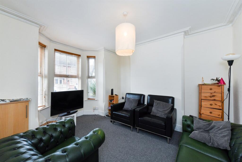 1 bed Mid Terraced House for rent in West Bridgford. From FHP Living - Nottingham