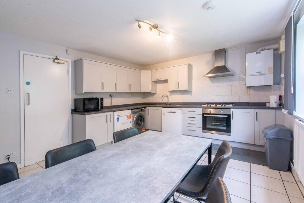 1 bed Mid Terraced House for rent in Nottingham. From FHP Living - Nottingham