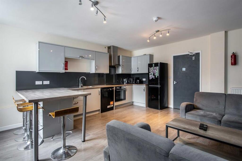 5 bed 1st Floor Flat for rent in Nottingham. From FHP Living - Nottingham