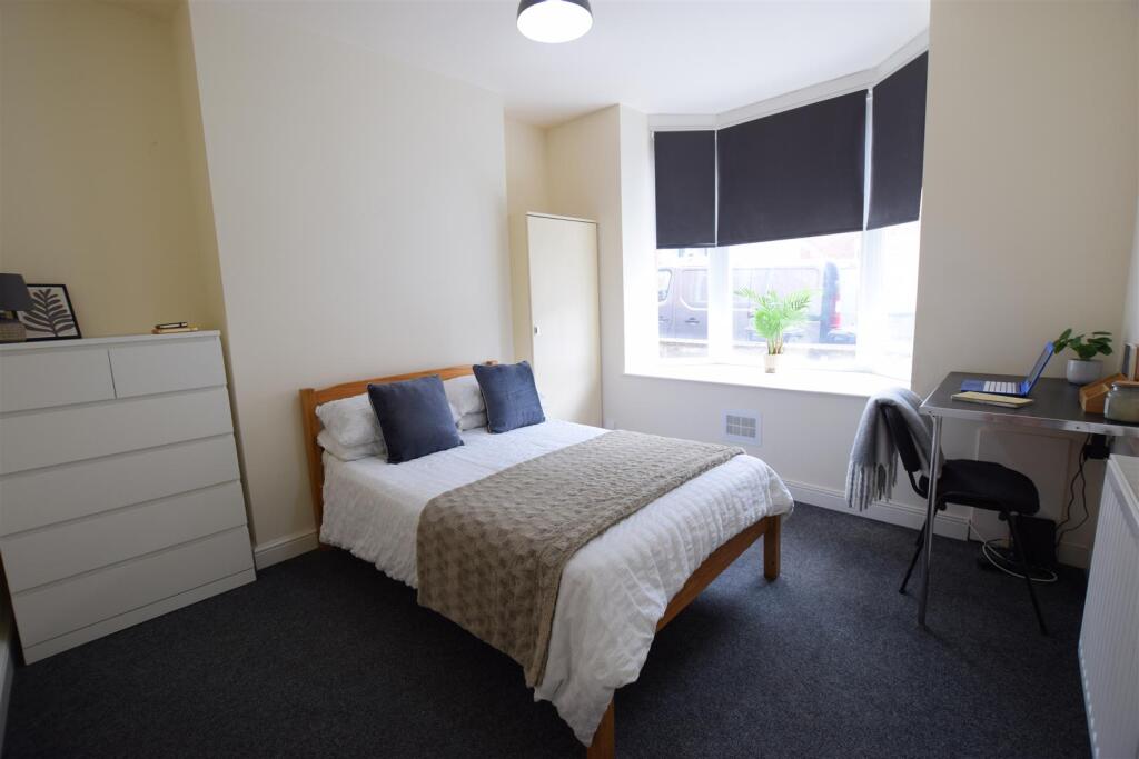 5 bed Mid Terraced House for rent in Riseholme. From Cloud Lettings Ltd - Lincoln