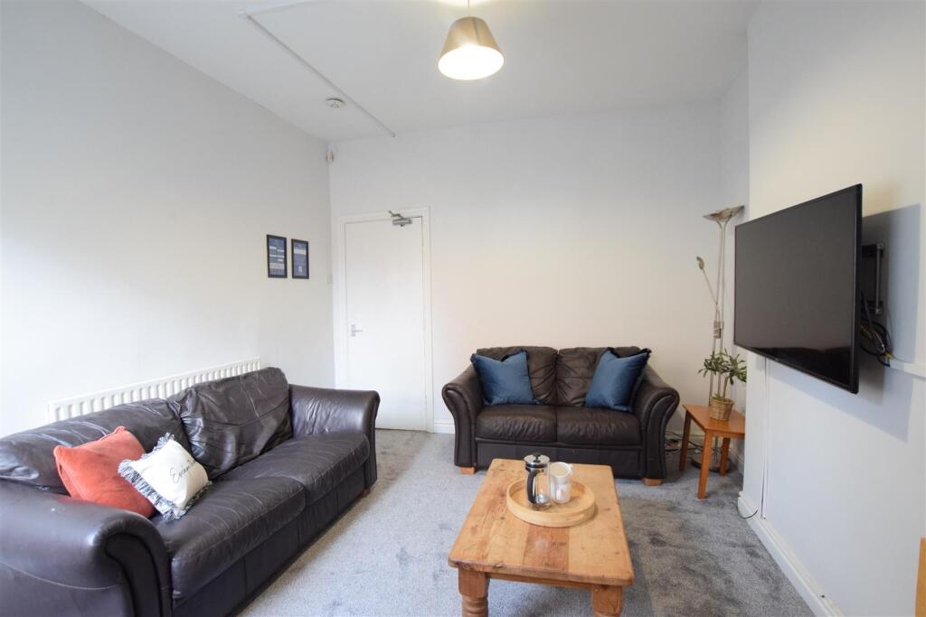 4 bed End of Terrace for rent in Lincoln. From Cloud Lettings Ltd - Lincoln