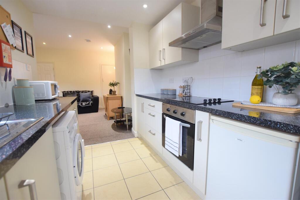 3 bed Mid Terraced House for rent in Lincoln. From Cloud Lettings Ltd - Lincoln